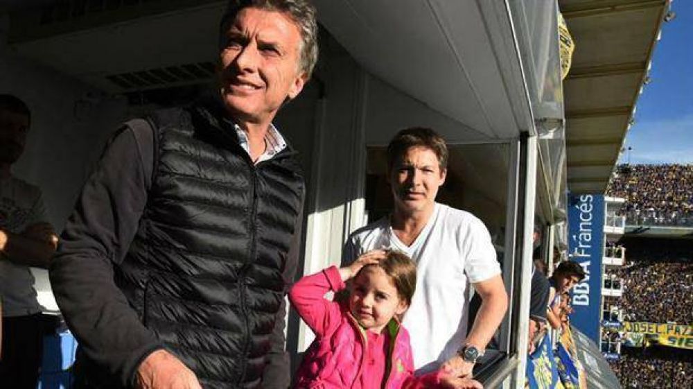 Macri festej en la Boca y se salud con el suegro de Massa