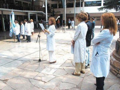 Los docentes s� acceden a sus cargos por concurso y de modo transparente