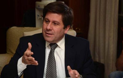 Sueldos: el Gobierno espera poder pagar ma�ana