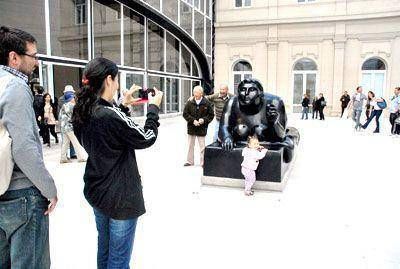 La escultura de Botero convoca a miles de marplatenses y turistas