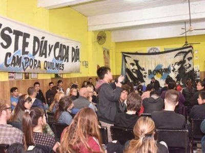 La C�mpora local manifest� su respaldo a Daniel Scioli