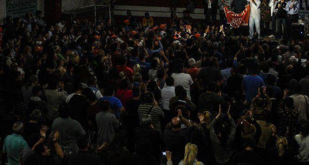 JULI�N �LVAREZ: �VAMOS A RECONSTRUIR EL PERONISMO DE LAN�S�