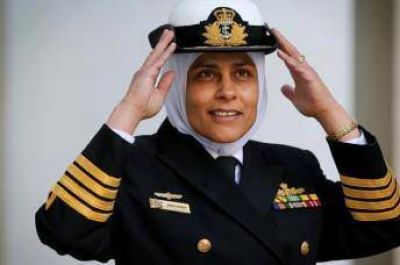 Homenajean a la primera musulmana capitana de la Marina Real Australiana