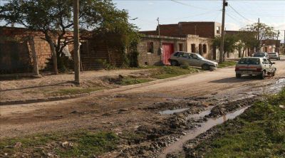 Barrios y asentamientos no tienen agua ni cloacas