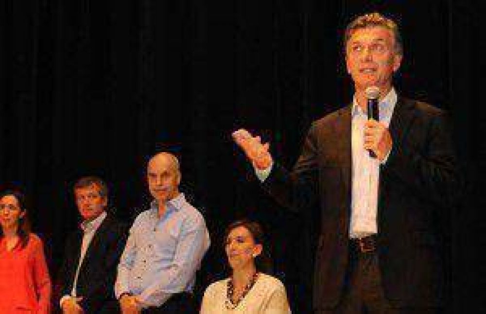 Macri pidi� prudencia pero sigue la danza de nombres para el gabinete