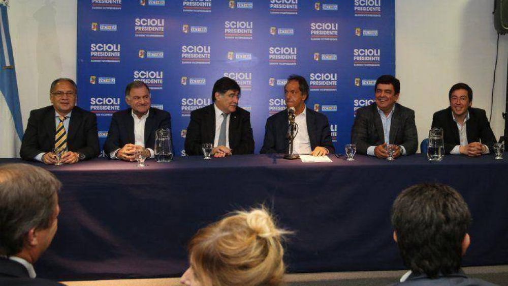 Scioli, en un encuentro con intendentes: 