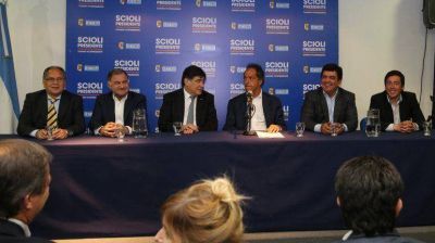 Scioli, en un encuentro con intendentes: 