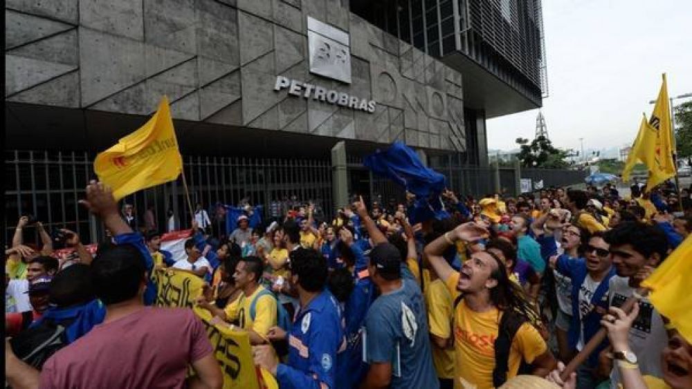 Paro en Petrobras por la venta de activos por US$ 57.000 millones