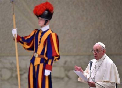 Nuevo VatiLeaks: dos detenidos por orden del Papa
