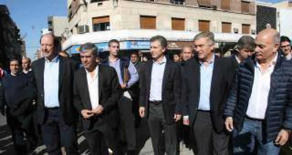 En su �ltimo intento por captar votos, Macri vendr� el jueves a Tucum�n