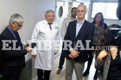 El ministro Gollan visita el Centro Integral de Salud Banda