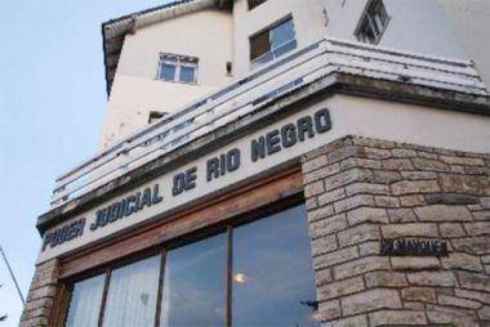 Indagaron a dos acusados por violar a una estudiante