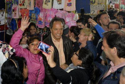 Scioli prometi� ampliar la compra-venta de d�lar ahorro