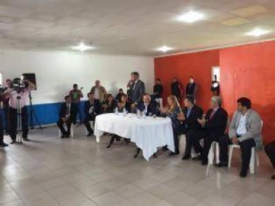 Alperovich relanz� la campa�a