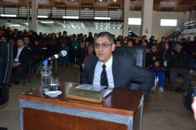 Para Echaz� debe existir una �campa�a formativa� por elecci�n de Estatuyentes