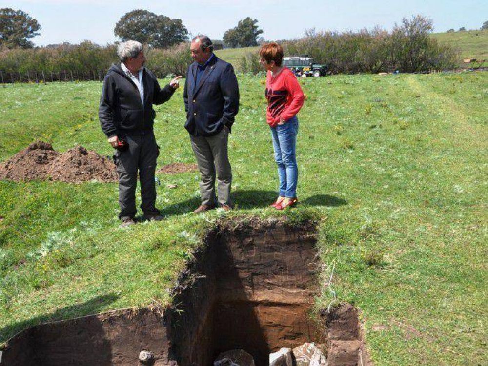S�nchez visit� Arroyo Seco y dialog� con Politis sobre hallazgos prehist�ricos