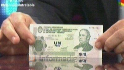 Urribarri mostr� federales y tickets del club del trueque en Intratables