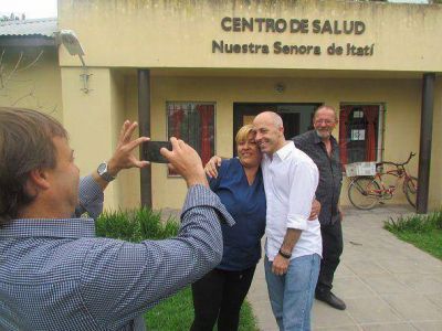 Nicol�s Ducot� visit� el barrio El Roc�o y su centro de salud