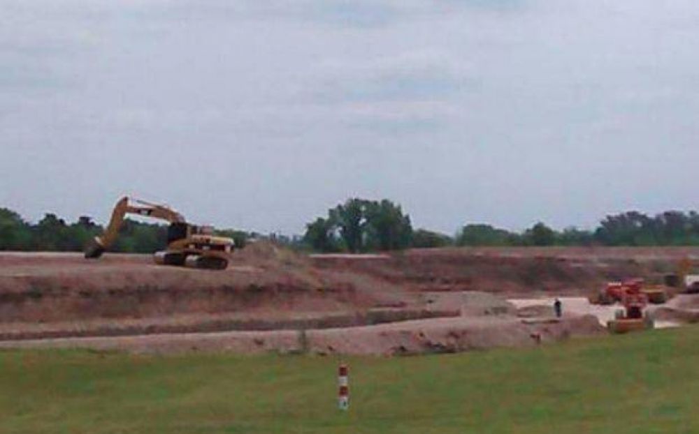 Denuncian que obras en un mega country generar�n inundaciones