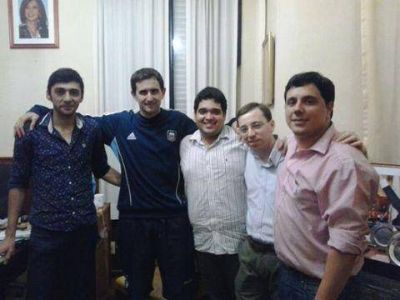 Militantes kirchneristas profundizan su apoyo a Scioli