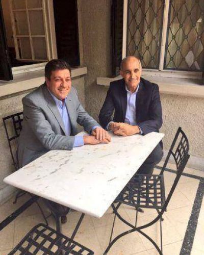 Primera reuni�n entre Mariotto y Salvador