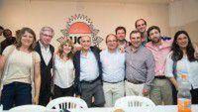 Reuni�n de intendentes y legisladores radicales
