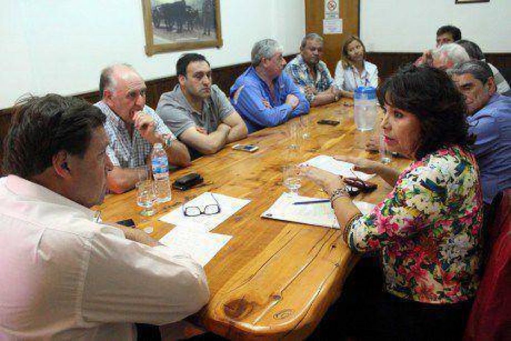 El gobernador Weretilneck se reuni con entidades gremiales de Bariloche