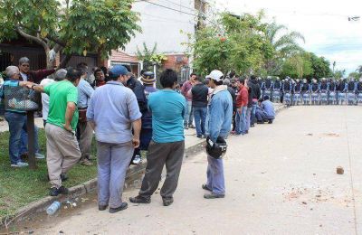 Enfrentamientos a tiros en la sede de la UTA, dej� heridos, detenidos y sin colectivos a la ciudad