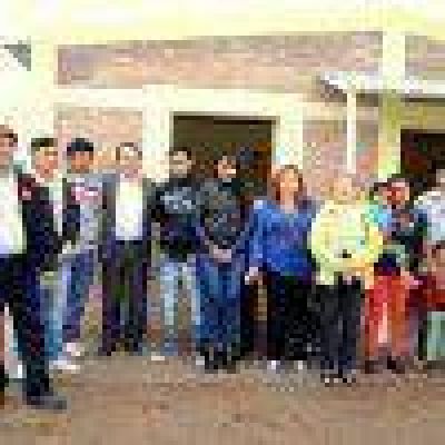 Entregan viviendas sociales