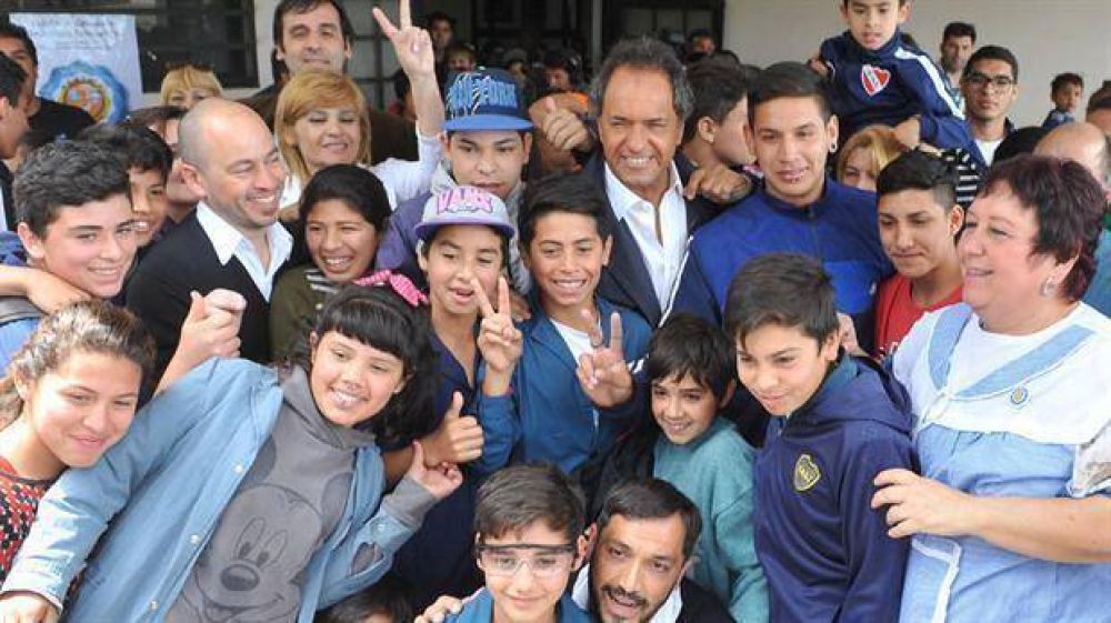 Scioli: a la ofensiva, urgido por dejar atr�s las internas que agitaron su campa�a