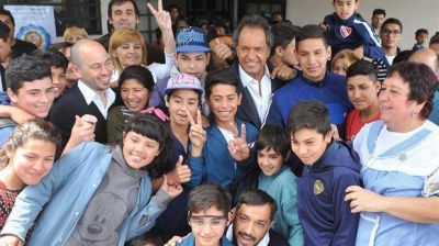 Scioli: a la ofensiva, urgido por dejar atr�s las internas que agitaron su campa�a