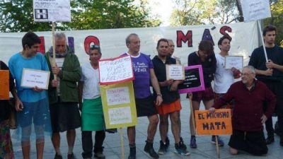Uno m�s por ni una menos: ponete la pollera si sos hombre