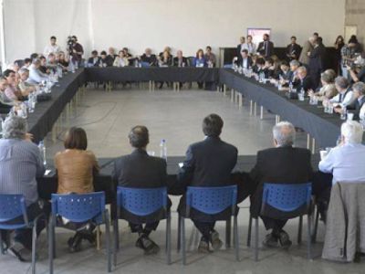 Apoyo para Daniel Scioli en la Universidad Nacional de Avellaneda