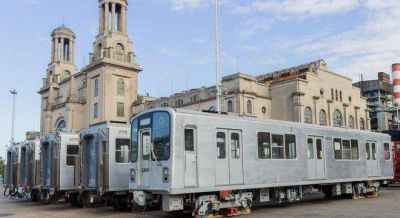 Pese al fallo de la Justicia, Costa le retiene a Macri 30 coches de la l�nea C