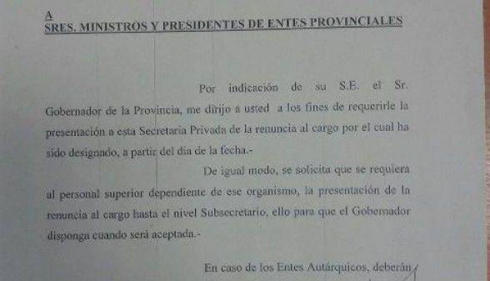 Primicia: El gobernador pidi la renuncia a todos sus ministros