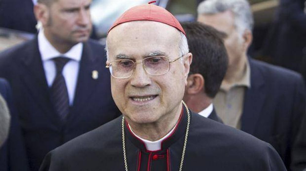 El cardenal Bertone, sobre sus gastos revelados por el Vatileaks: 