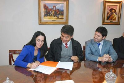 El Nuevo Banco de La Rioja recibir� los certificados de garant�as del FOGAPLAR de las Pymes riojanas