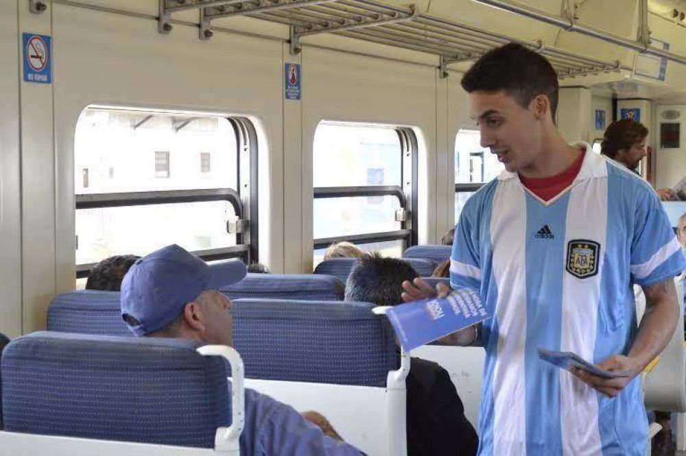 El peronismo joven sale a la calle a militar por Scioli, pero sin La C�mpora