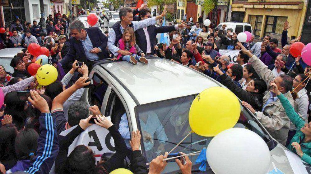 Mauricio Macri tambi�n prometi� el 82% m�vil para los jubilados