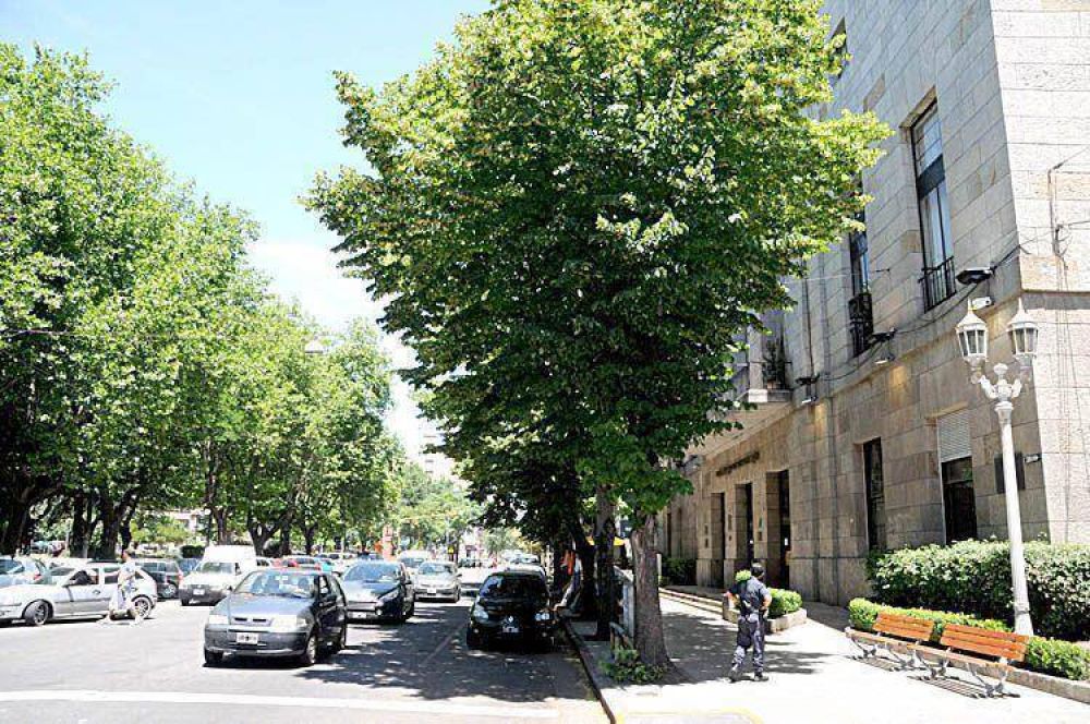 Tras no cobrar el sueldo, los municipales retuvieron tareas