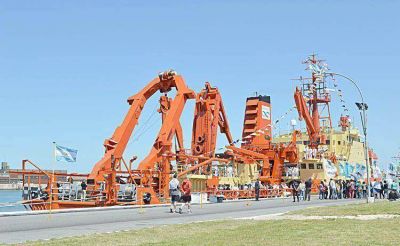 El Buque Oceanogr�fico Austral se sum� ayer a la flota de investigaci�n del Conicet