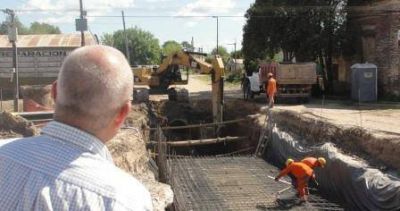 Echeverr�a visito la obra del canal 112