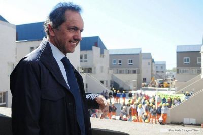 A 15 d�as del balotaje, Scioli present� nuevas propuestas de gran impacto econ�mico