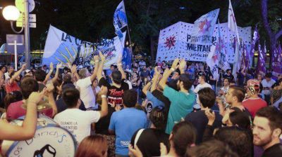 La militancia cobra protagonismo en la pelea por la presidencia