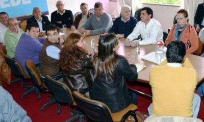  Intendentes de la Costa Centro Norte del Paran� ratificaron su apoyo incondicional a Daniel Scioli
