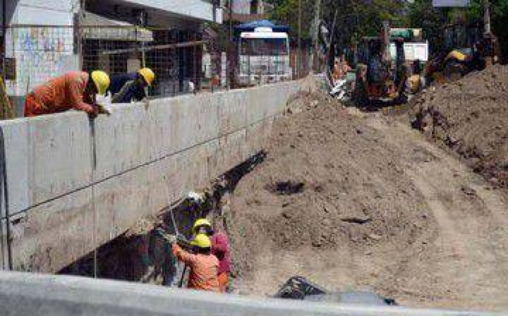 Bajo nivel de Larroque: realizan la excavaci�n del t�nel
