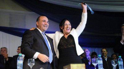 Elia Fern�ndez asumi� como la primera intendenta de Aguilares