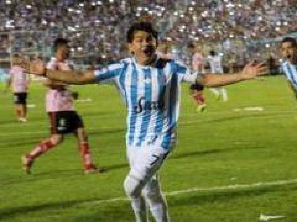 Atl�tico gole�, gust� y volvi� a primera haciendo historia