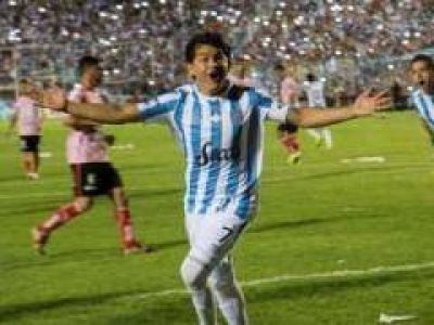 Atl�tico gole�, gust� y volvi� a primera haciendo historia