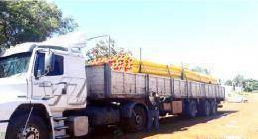 Llegaron ca�os para la red troncal de gas natural en Paso de los Libres